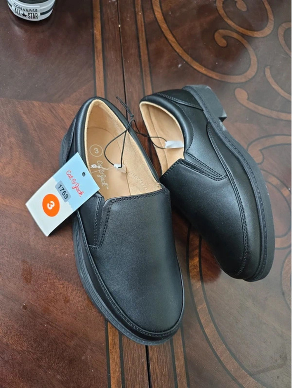 Size 3 brand new boys dress shoes from target. Item 1769 boxG19